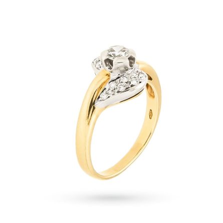 Solitaire ring with 0.35ct diamond and two brilliant leaves
