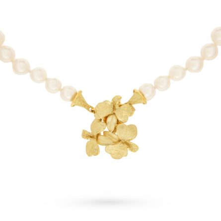 Akoya pearl necklace 48cm with gold floral clasp