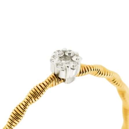 Anello zigrinato con diamante 0.06 ct in oro giallo