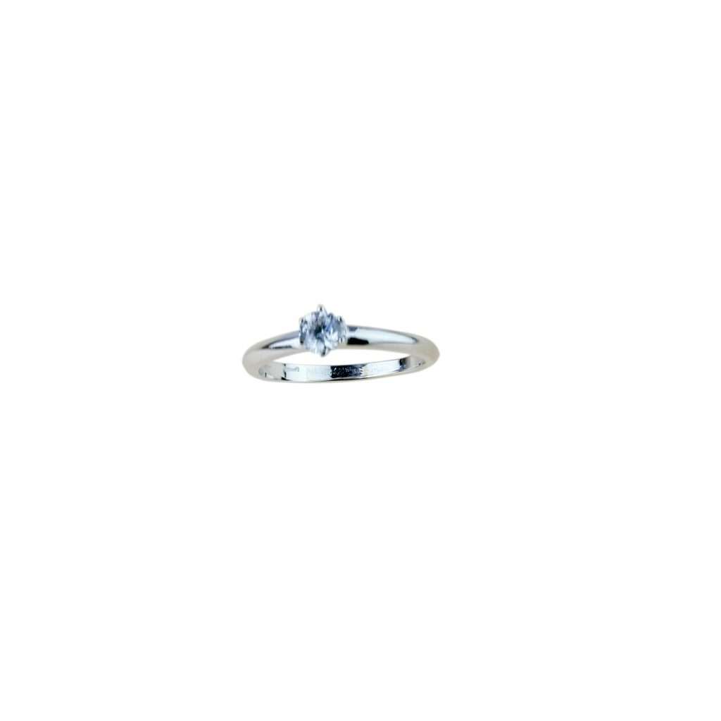 18kt Gold Solitaire Ring