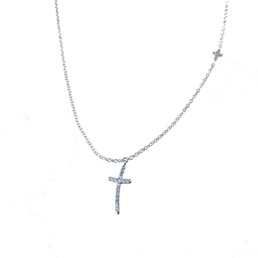 Cadena con colgante cruz y pequeña cruz pavimentada con circonitas