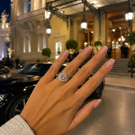 Anello Chevalier Oro Bianco Diamanti Lettera G