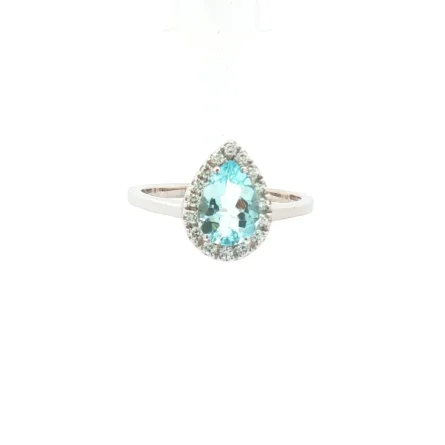 Anello in oro bianco con acquamarina a goccia da 0,69 ct e contorno di diamanti da 0,14 ct. Design elegante e luminoso in 2,98 g, misura 12. Scopri la qualità orafa.