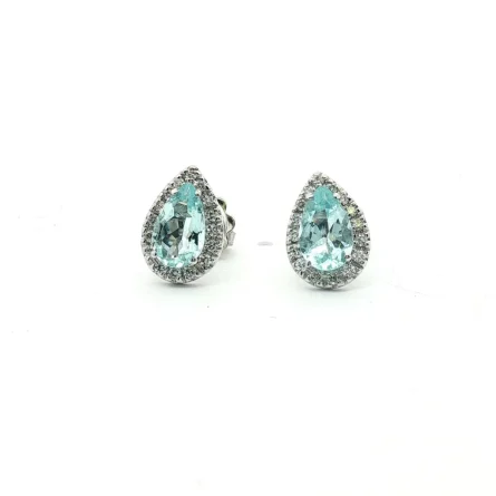 Orecchini a lobo in oro bianco con acquamarine a goccia (1.29 ct) e diamanti (0.21 ct). Design raffinato e luminoso in 2,69 g. Acquista l'eccellenza orafa.