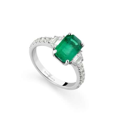 Anello Buonocore Unique oro bianco diamanti bianchi e smeraldi 2,71ct