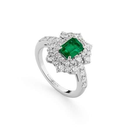 Anillo Buonocore Wave en oro blanco con diamantes blancos y esmeraldas 2,53ct
