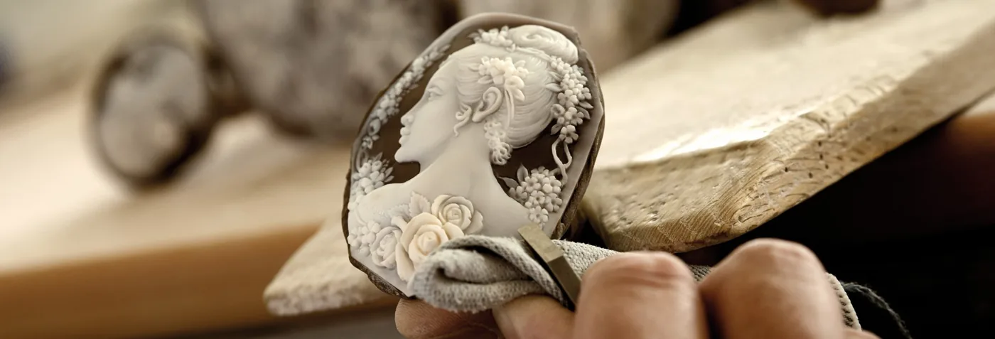 Cameo Italiano: l’arte del cammeo inciso a mano