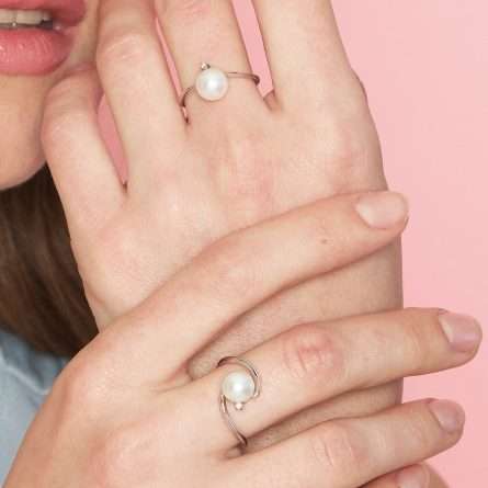 Anello con perla coltivata in oro 18kt con diamanti 0,01ct Ø 7,5-8 mm — LeLune