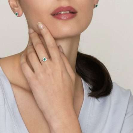 Anello in oro bianco 18kt con smeraldo 0,26ct e diamanti 0,09ct — LeLune