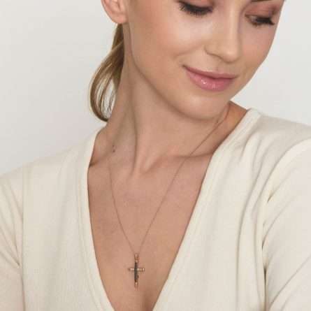 Collana con croce in oro 18kt con diamanti bianchi e neri 0,04ct — LeLune