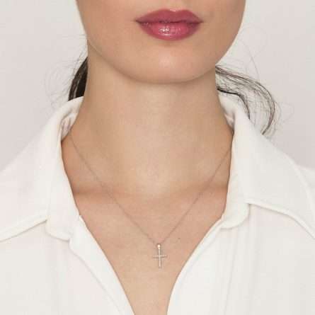 Collana con croce in oro bianco 18kt con diamanti 0,08ct — LeLune