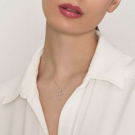 Collana con croce in oro bianco 18kt con diamanti 0,11ct — LeLune