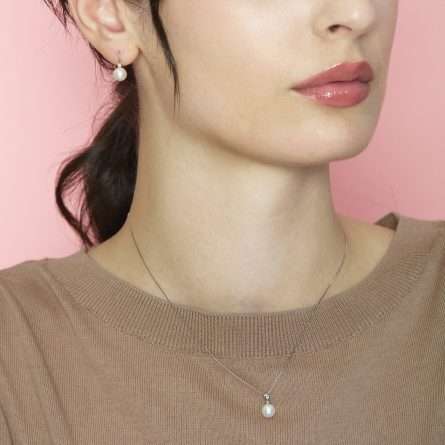 Orecchini con perle coltivate in oro bianco 18kt con diamanti 0,02ct Ø 6,5-7 e 7-7,5 mm — LeLune