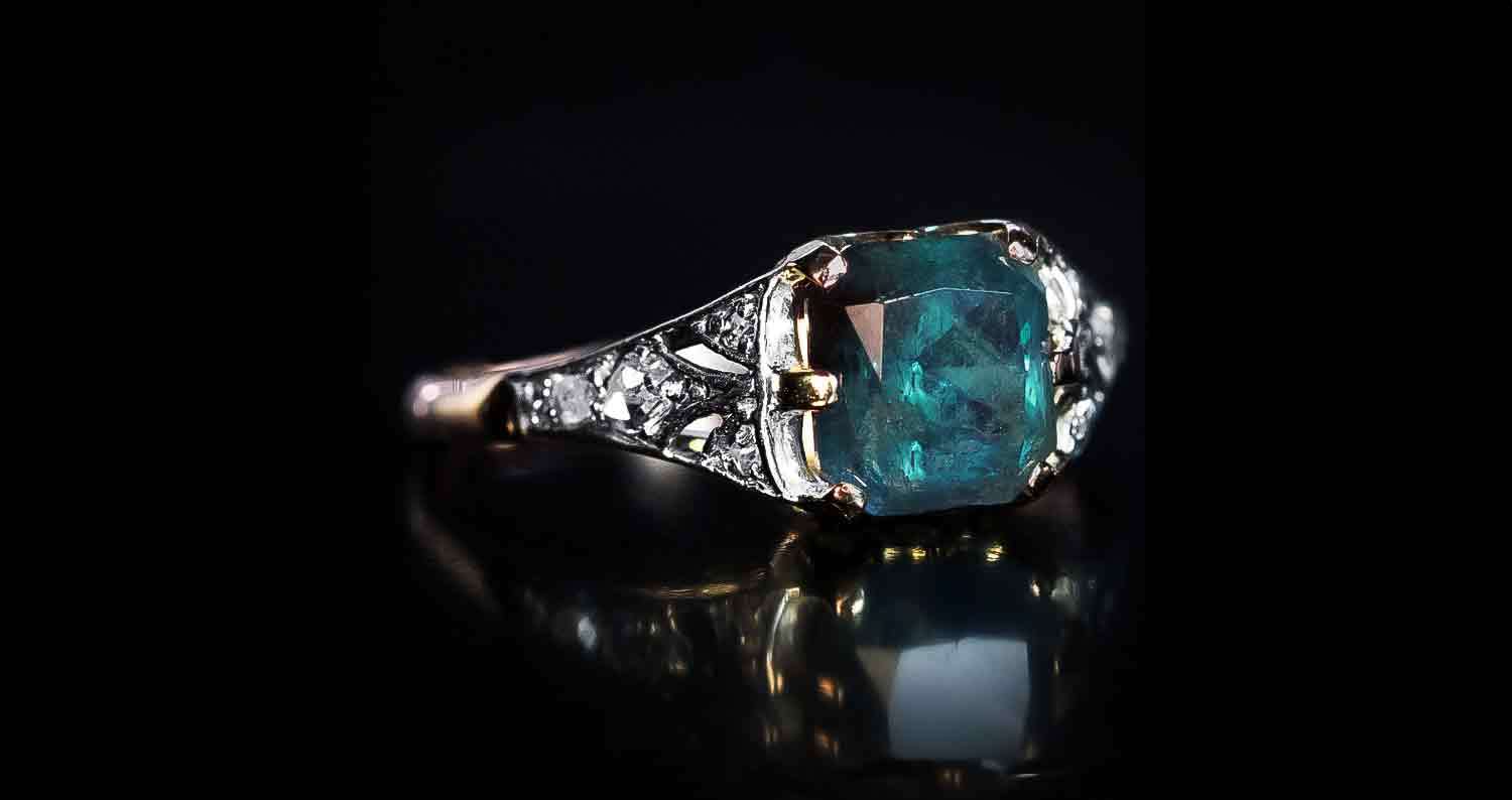 Anello con alessandrite